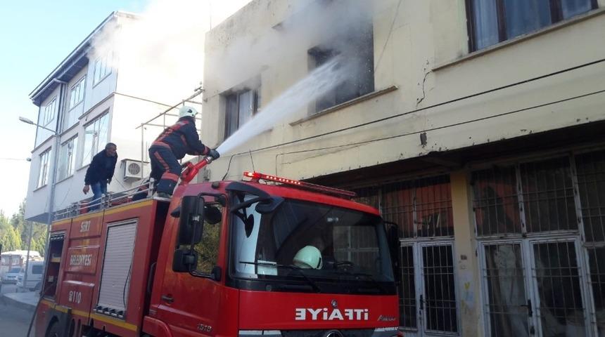 Siirt&rsquo;te korkutan yangın: 3 kişi dumandan etkilendi