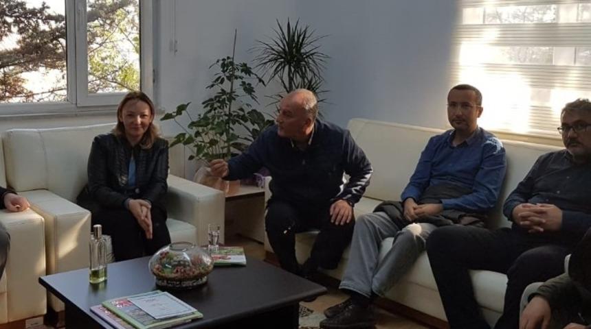 D&Uuml;&rsquo;de &ouml;ğrenci ve &ouml;ğretim &uuml;yeleri d&uuml;ş&uuml;ncelerini dekana iletti