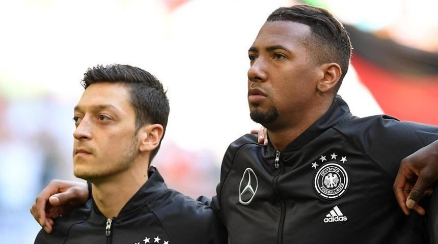 Jerome Boateng'den Mesut Özil'e destek