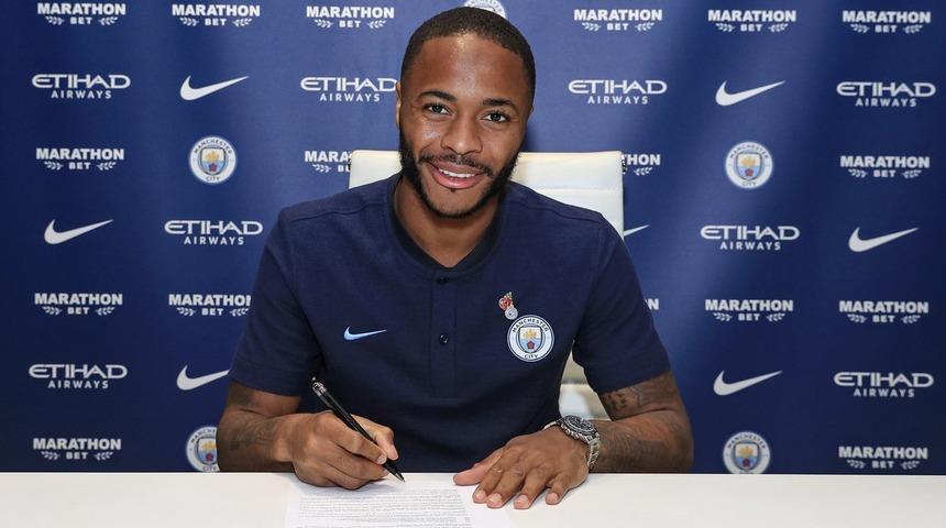 Manchester City, Raheem Sterling'in sözleşmesini 2023'e kadar uzattı