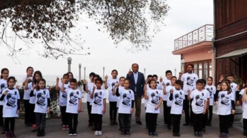 İşaret diliyle 10 Kasım marşı