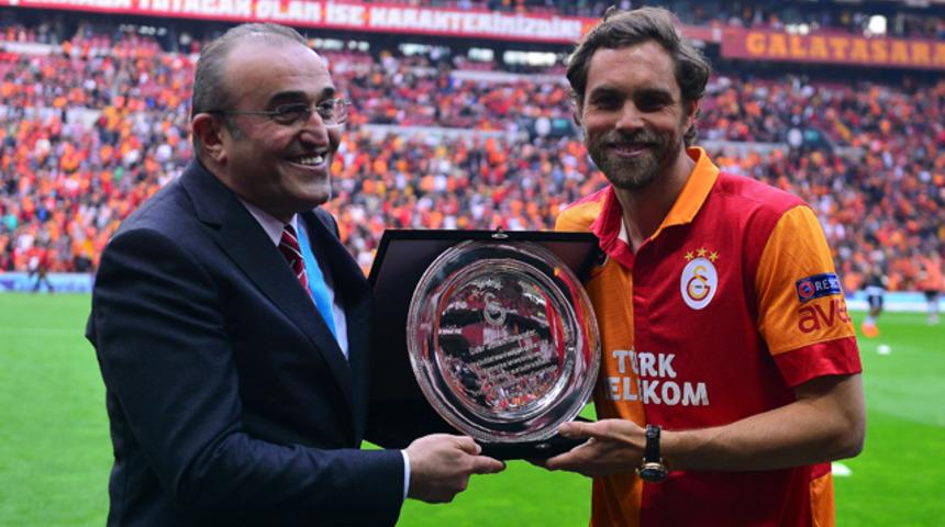 Elmander Galatasaray'ın transfer hedefini açıkladı
