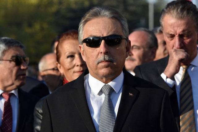 Anma t&ouml;reni gecikince Vali  g&ouml;revden alın  talimatı verdi 1