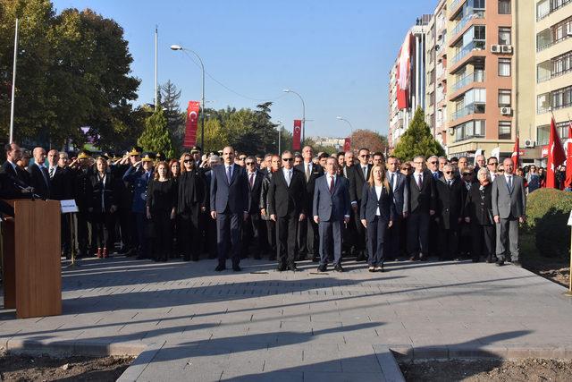 Anma t&ouml;reni gecikince Vali  g&ouml;revden alın  talimatı verdi 3