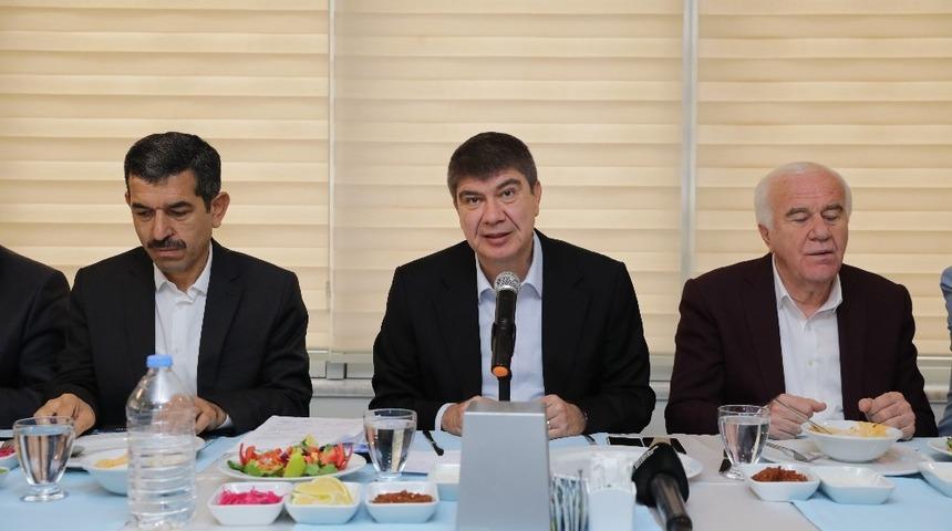 Başkan Türel Serik’te muhtarlarla buluştu