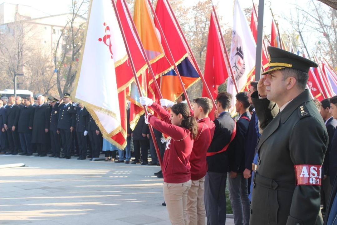Ağrı&rsquo;da 10 Kasım anma t&ouml;reni d&uuml;zenlendi