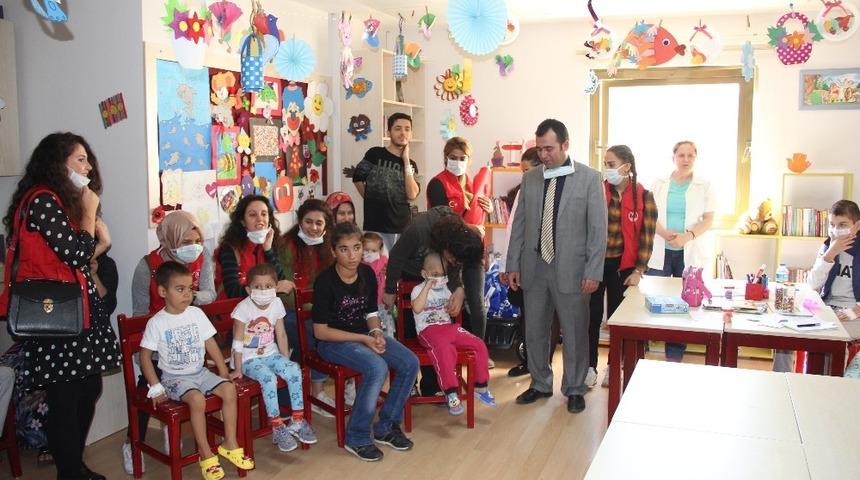 Gen&ccedil;lik Spor&rsquo;dan l&ouml;semili &ccedil;ocuklara destek