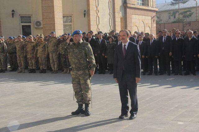 Hakkari’de 10 Kasım Atatürk’ü anma etkinlikleri