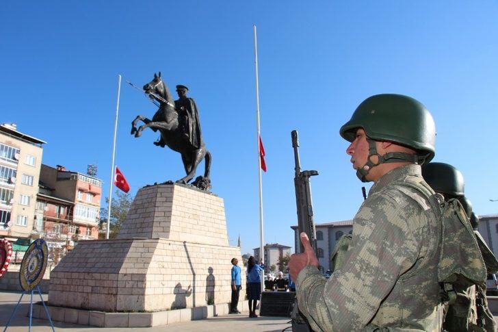 78 Yaşındaki Gazi oğlu okuduğu şiir salondakileri duygulandırdı G1