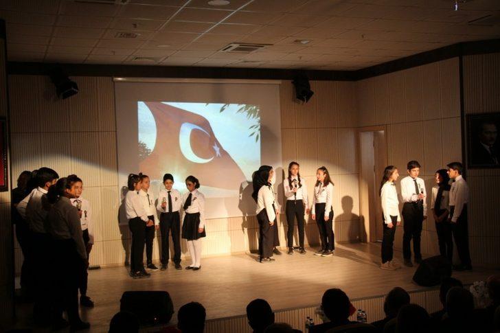 78 Yaşındaki Gazi oğlu okuduğu şiir salondakileri duygulandırdı G5