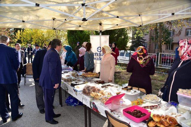 Başkan Can, kermes açılışını yaptı