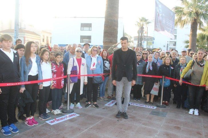 Ayvalık’ta Atatürk büyük bir hüzünle anıldı G4