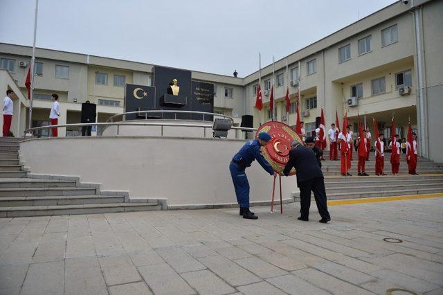 Atatürk 80. ölüm yıl dönümünde anıldı