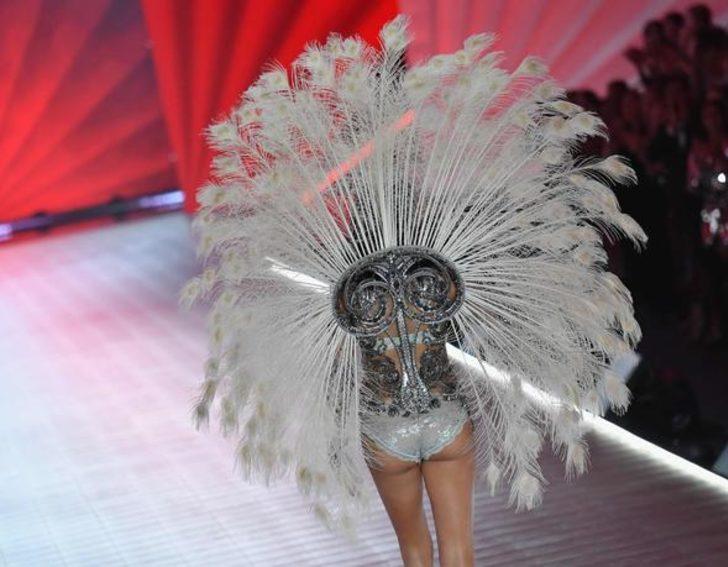 Gözyaşlarıyla veda etmişti! İşte Adriana'nın yeni işi  G3