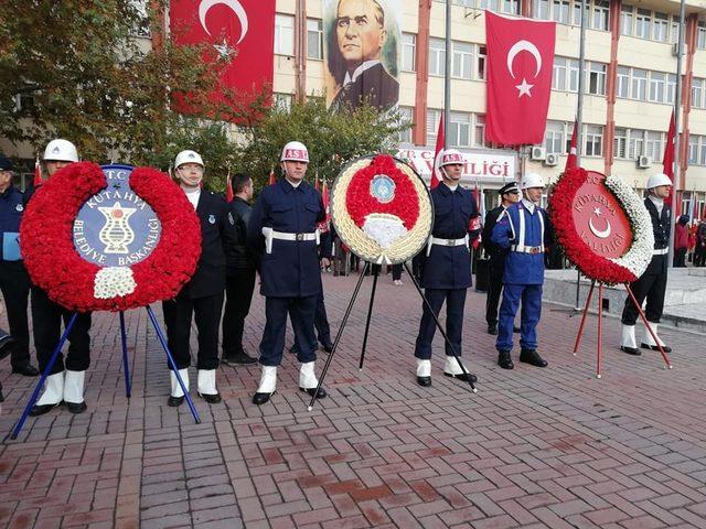 Atatürk, ölümünün 80. yılında törenle anıldı