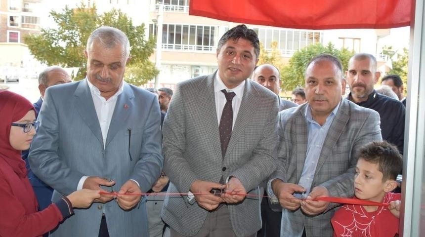 Aliağa&rsquo;da a&ccedil;ılan kermesin geliri ihtiya&ccedil; sahibi &ouml;ğrencilere