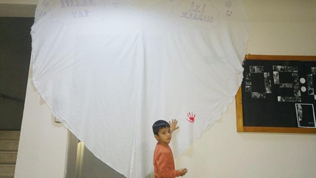 Biriktirdikleri paraları l&ouml;semili kardeşlerine bağışladılar