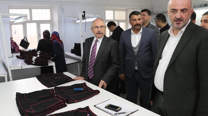 Vali Yaman’dan üreten kadınlara sürpriz ziyaret