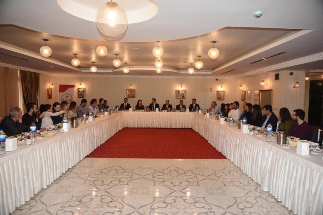 1. ULOK Kongresi d&uuml;zenleme kurulu &uuml;yelerine teşekk&uuml;r belgesi verildi