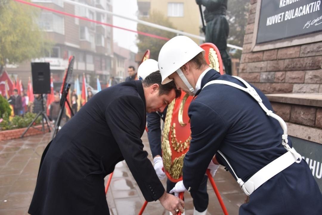 Atat&uuml;rk, vefatının 80. yılında Boz&uuml;y&uuml;k&rsquo;te de anıldı