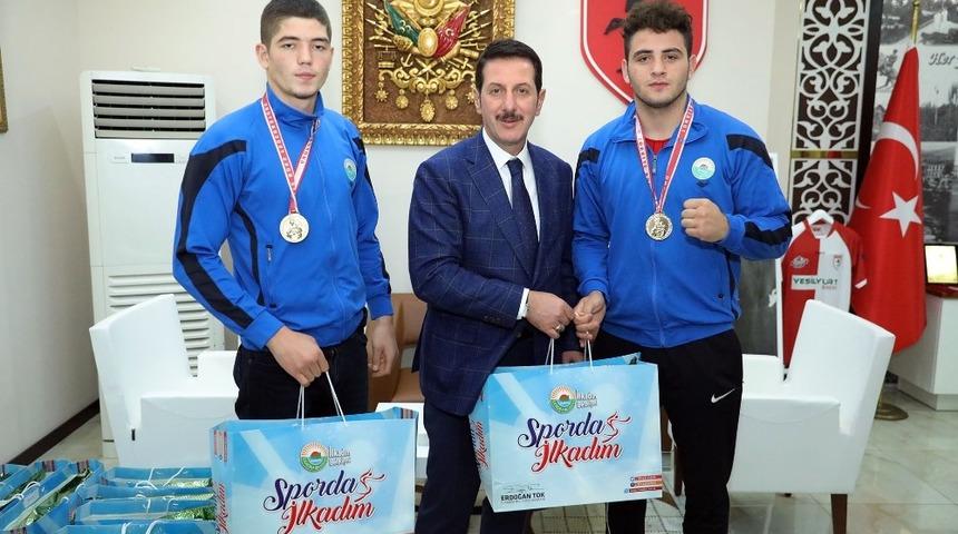 Başkan Tok: &ldquo;Her yatırımda gen&ccedil;lerimizi merkeze aldık&rdquo;