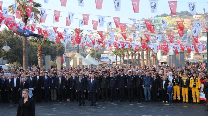 Ulu &Ouml;nder Mustafa Kemal Atat&uuml;rk Kuşadası&rsquo;nda anıldı