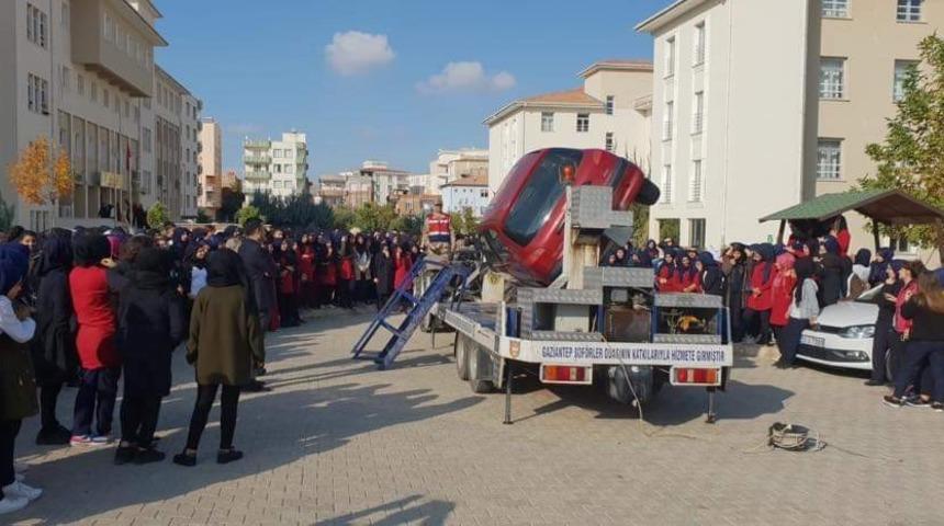 Jandarmadan similasyonlu emniyet kemeri uyarısı