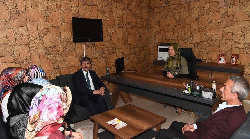 Başkan Asya, eğitimcilerle istişare etmeyi ihmal etmiyor