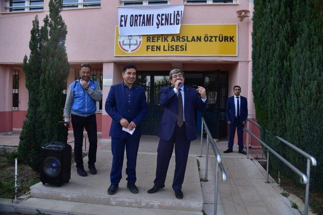 Belediye Başkanı Nihat Can’dan Fen Lisesine sentetik saha müjdesi