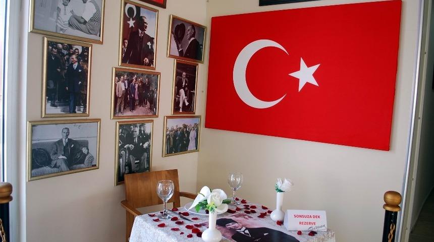 Atat&uuml;rk i&ccedil;in &lsquo;sonsuza dek rezerve masası&rsquo; oluşturuldu