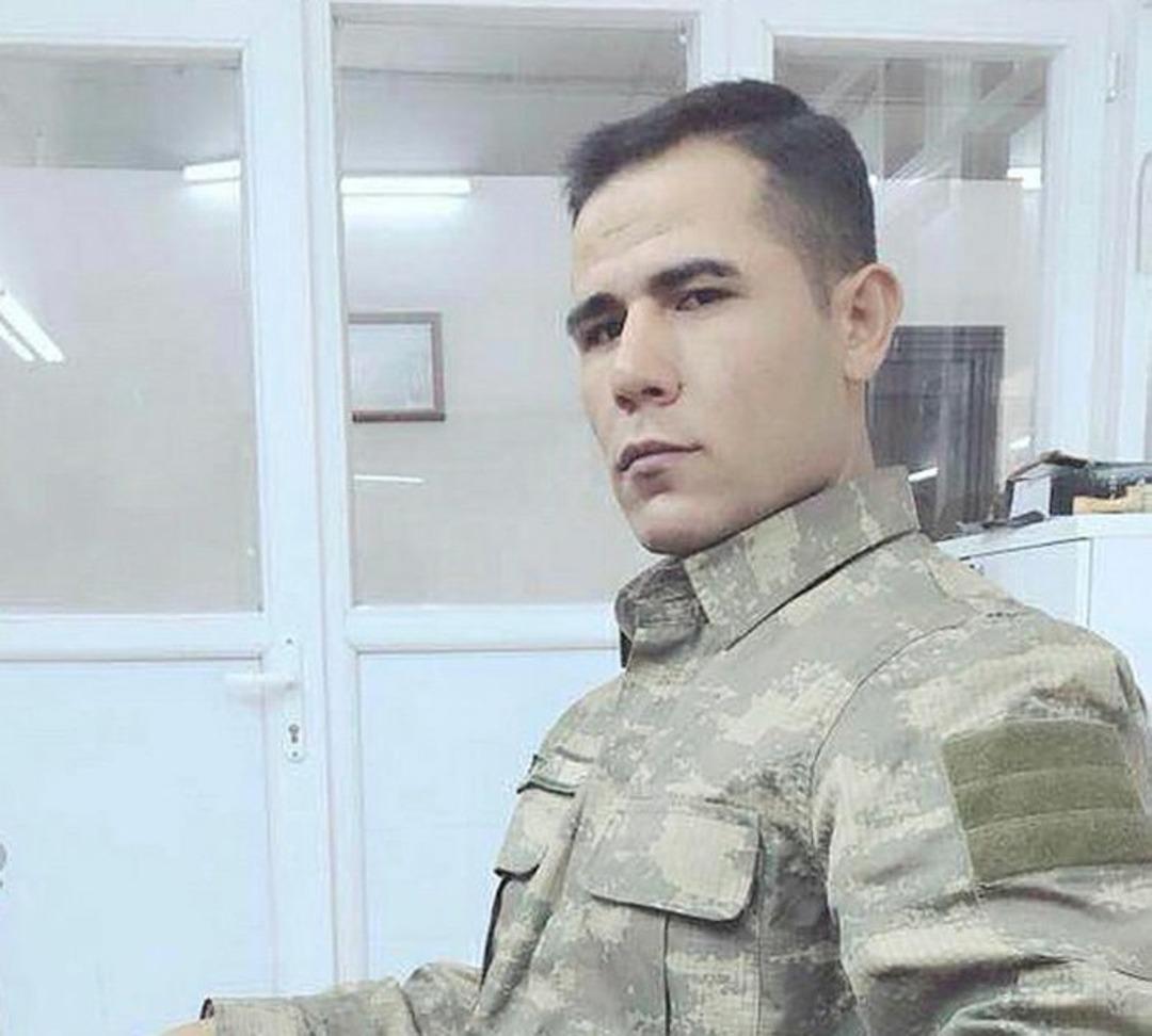 T&uuml;rkiye şehitlerine ağlıyor! Şehit evinde y&uuml;rek burkan yazı