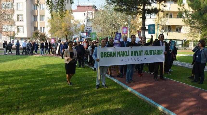 Organ bağışı i&ccedil;in y&uuml;r&uuml;d&uuml;ler