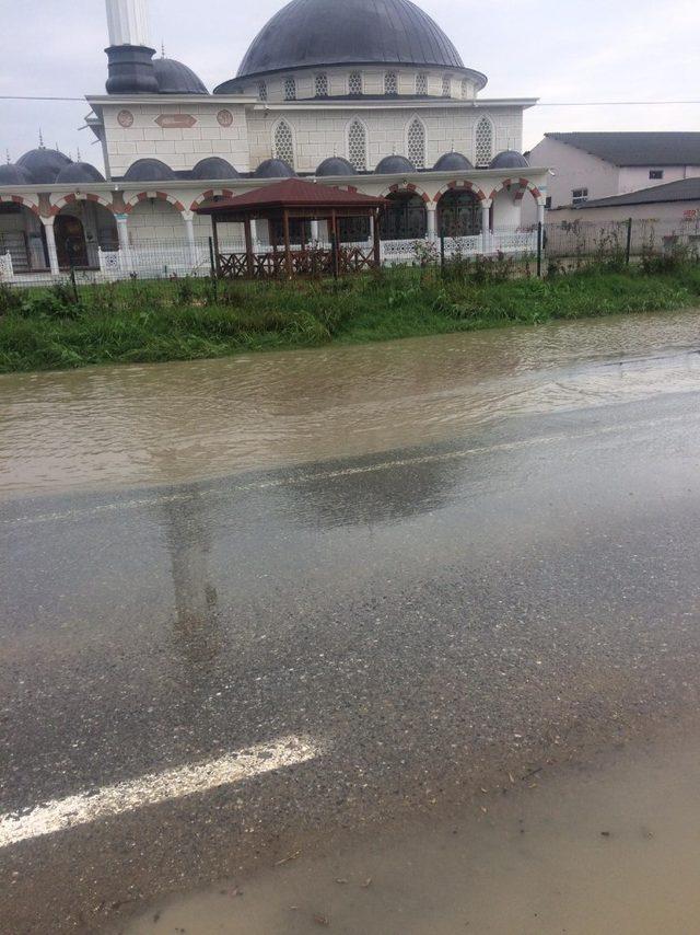 Kaynarca sanayi esnafı, su baskını korkusu yaşıyor