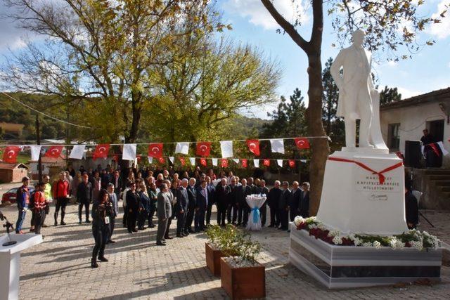 13. Atatürk heykeli 10 Kasım’da Kınıklar köyüne dikildi