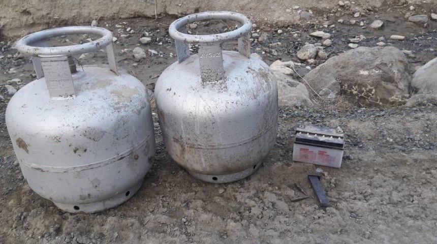 İpekyolu il&ccedil;esinde toprağa g&ouml;m&uuml;l&uuml; 2 adet t&uuml;p bulundu