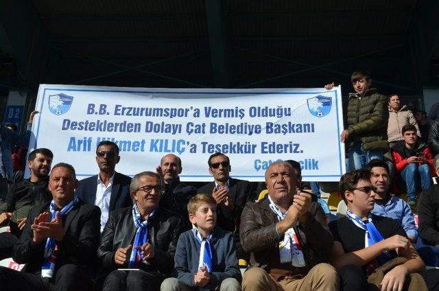Başkan Kılıç, BB Erzurumspor maçını hemşehrileriyle izledi