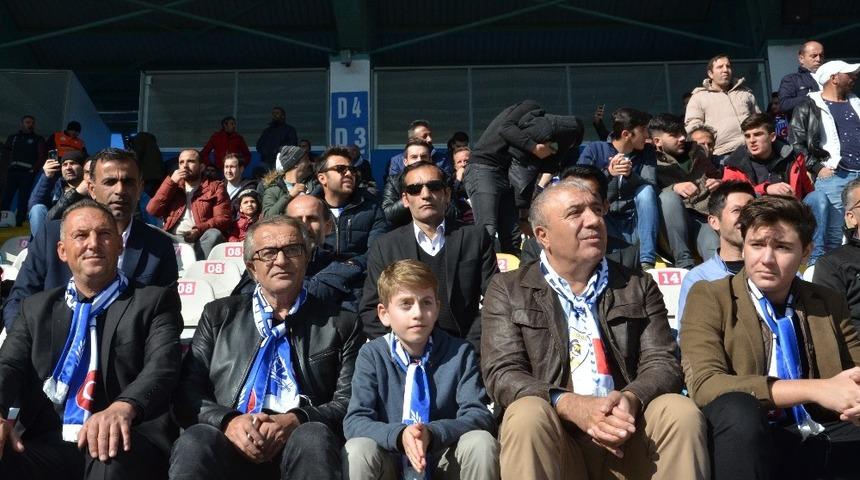 Başkan Kılı&ccedil;, BB Erzurumspor ma&ccedil;ını hemşehrileriyle izledi