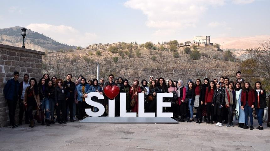 Sel&ccedil;uklu&rsquo;da &ldquo;Şehrimi Tanıyorum" programlarına 100 bin &ouml;ğrenci katıldı