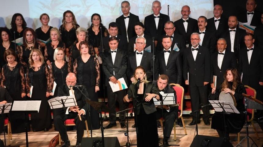 Atat&uuml;rk Sevdiği Şarkılarla anıldı