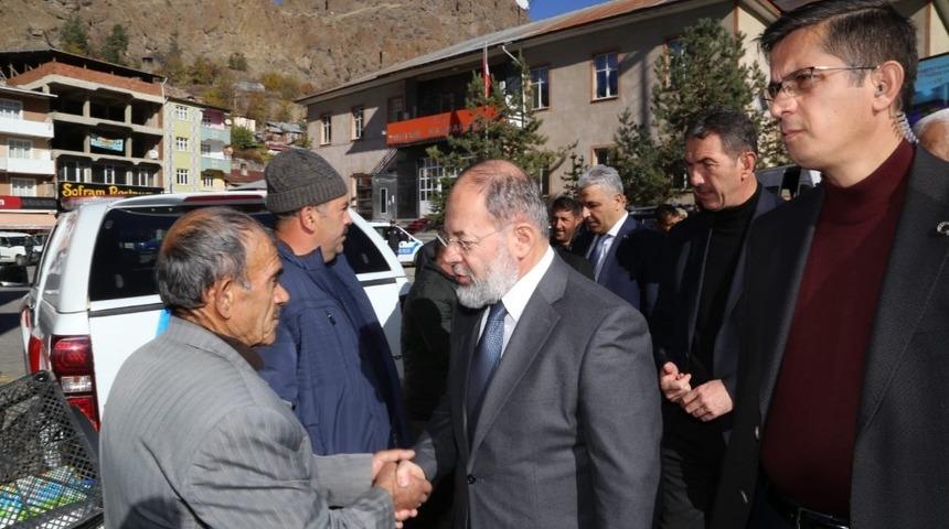 Akdağ, Tortum ve Uzundere&rsquo;de vatandaşla bir araya geldi