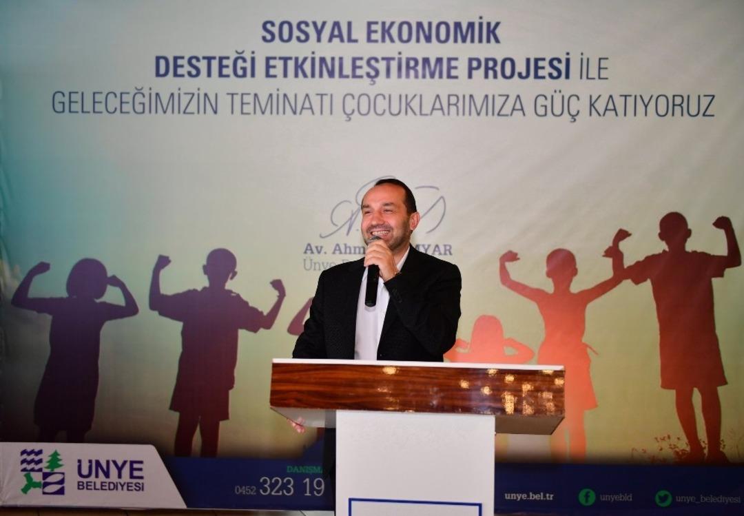 &Uuml;nye&rsquo;de Okula Destek Projesi