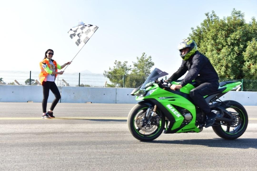 Akdeniz&rsquo;in ilk drag pisti a&ccedil;ıldı