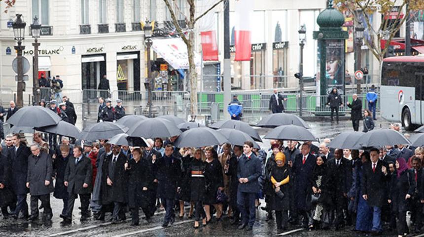 Erdoğan Paris'te! Liderler böyle yürüdü