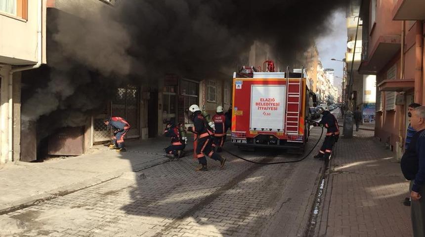 Elazığ’da depo yangını