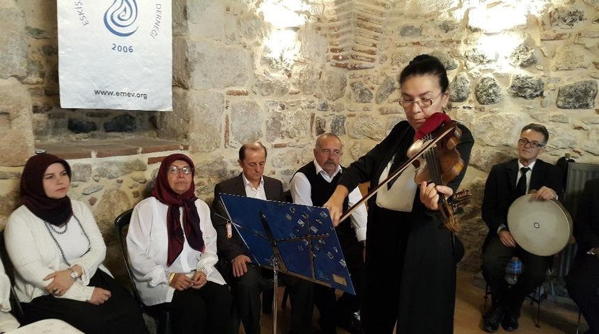 Atatürk sevdiği şarkılar ile anıldı