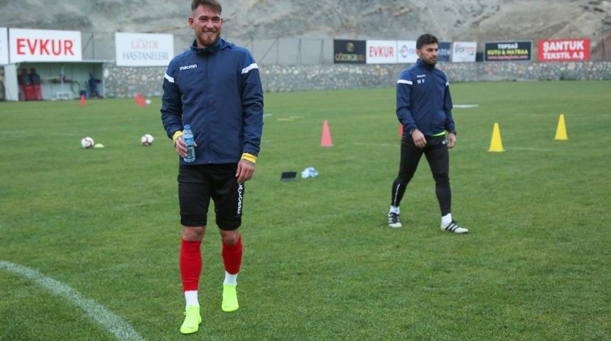 &Ouml;mer Şişmanoğlu antrenmanlara başladı