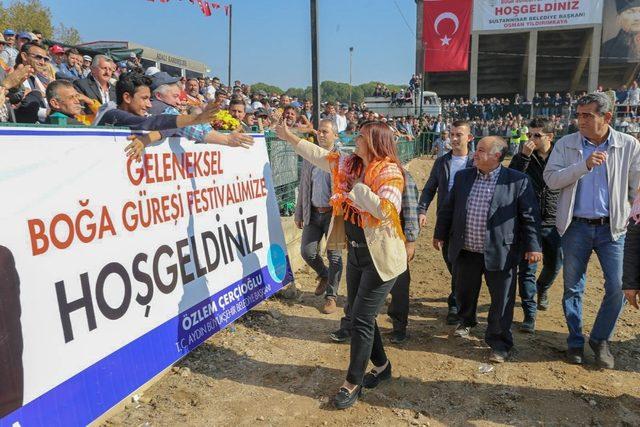 Başkan Çerçioğlu, Atça Boğa güreşlerini izledi