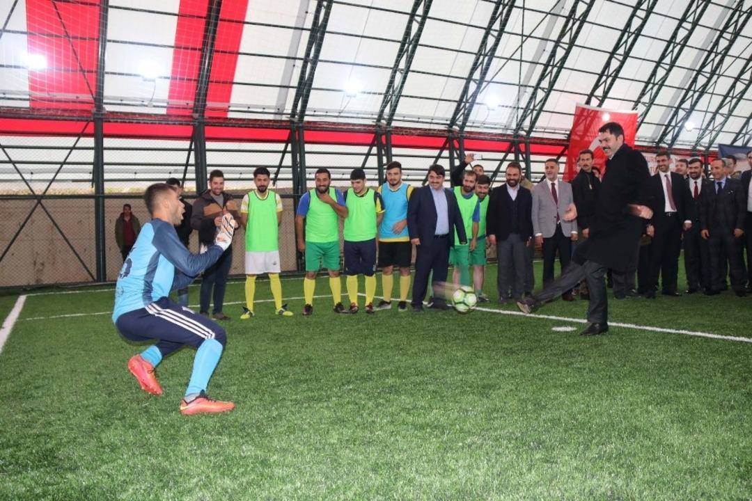 &Ccedil;evre ve Şehircilik Bakanı Kurum Bitlis&rsquo;te