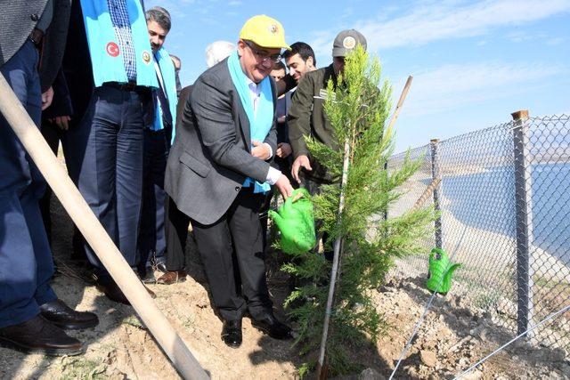 Vali Pekmez ve milletvekilleri sosyal yatırımları inceledi