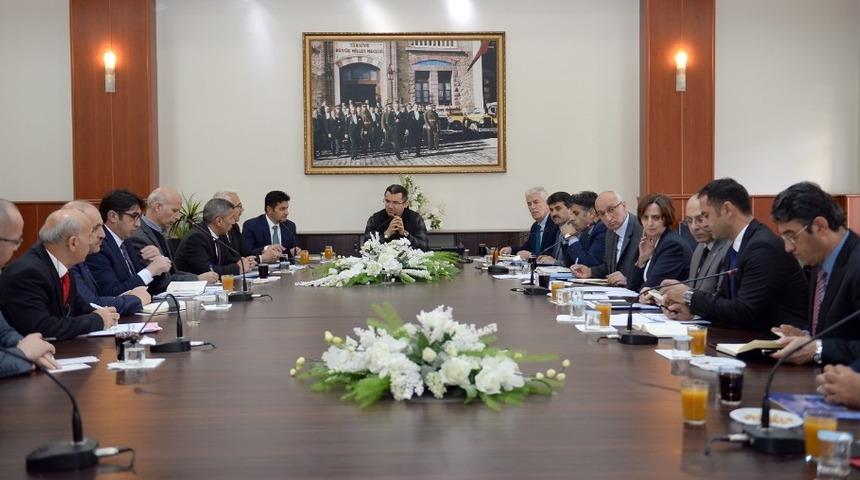 Vali Okay Memiş: &ldquo;Kodlama geleceğin alfabesidir&rdquo;